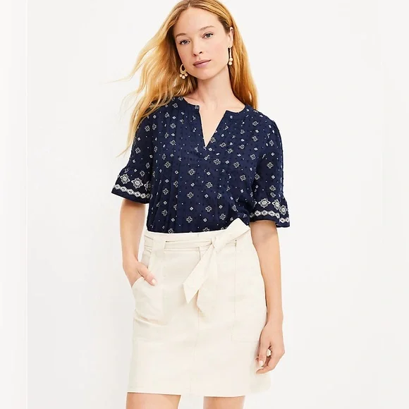 LOFT Women’s Geo Pleated Flounce Cuff Top-Size Medium Petite - Picture 3 of 8